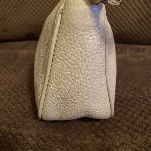 Cute little Michael Kors purse!! - Picture 5 of 8